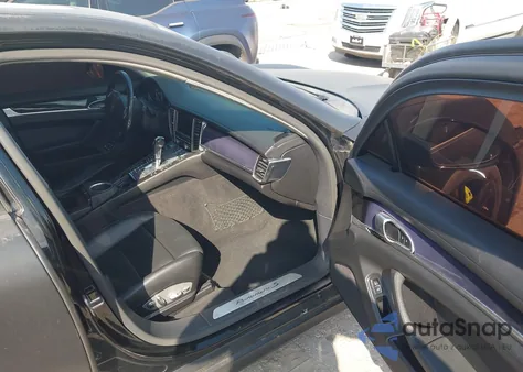 2014 Porsche Panamera E-Hybrid S z USA, uszkodzony, nr VIN WP0AD2A73EL044628